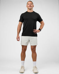 Man wearing AeroFLX+ Seamless Set In Tee Jacquard - Black | Model:Jaiden | Size:M | Thumbnail Index: 5