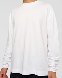 Man wearing AfterDark ZeroCrease Long Sleeve Tee - White | Model:Leandro | Size:M | Thumbnail Index: 9