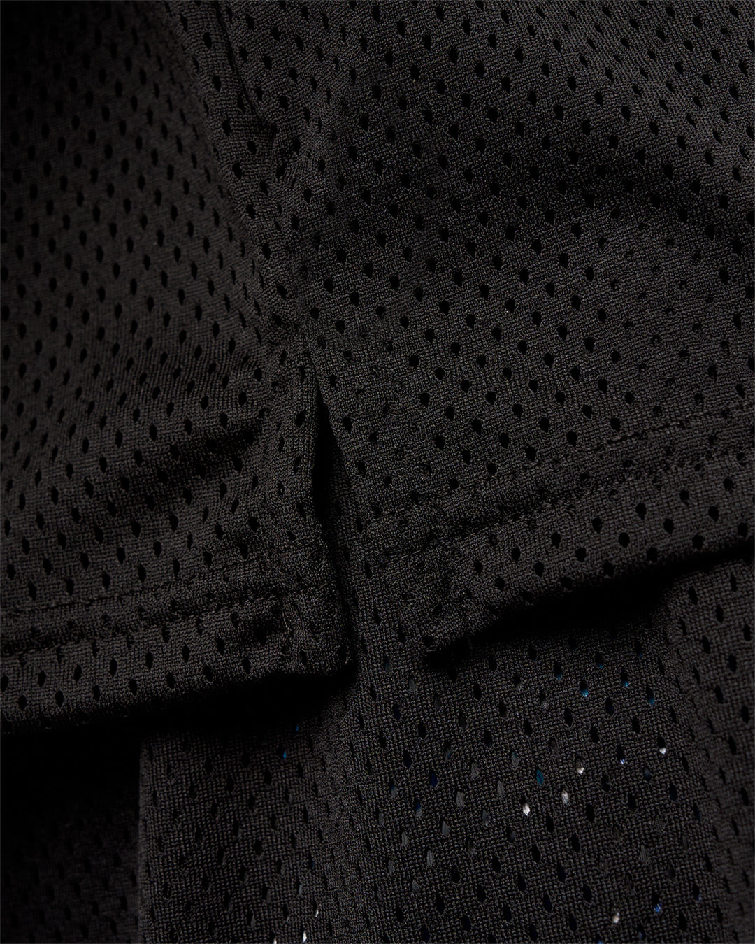 Man wearing AirCore Jersey - Black-Black | Model:Leandro | Size:M - view 15