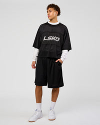 Man wearing AirCore Jersey - Black-Black | Model:Leandro | Size:M | Thumbnail Index: 13