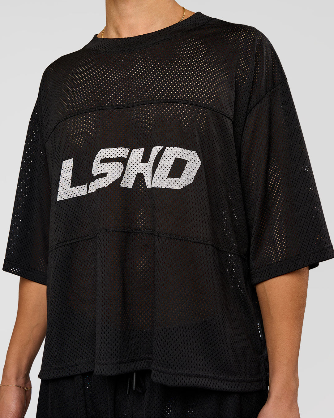 Man wearing AirCore Jersey - Black-Black | Model:Leandro | Size:M - view 11