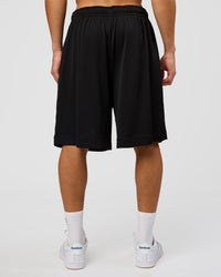 Man wearing AirCore Mesh 7" Short - Black | Model:Leandro | Size:M | Thumbnail Index: 3