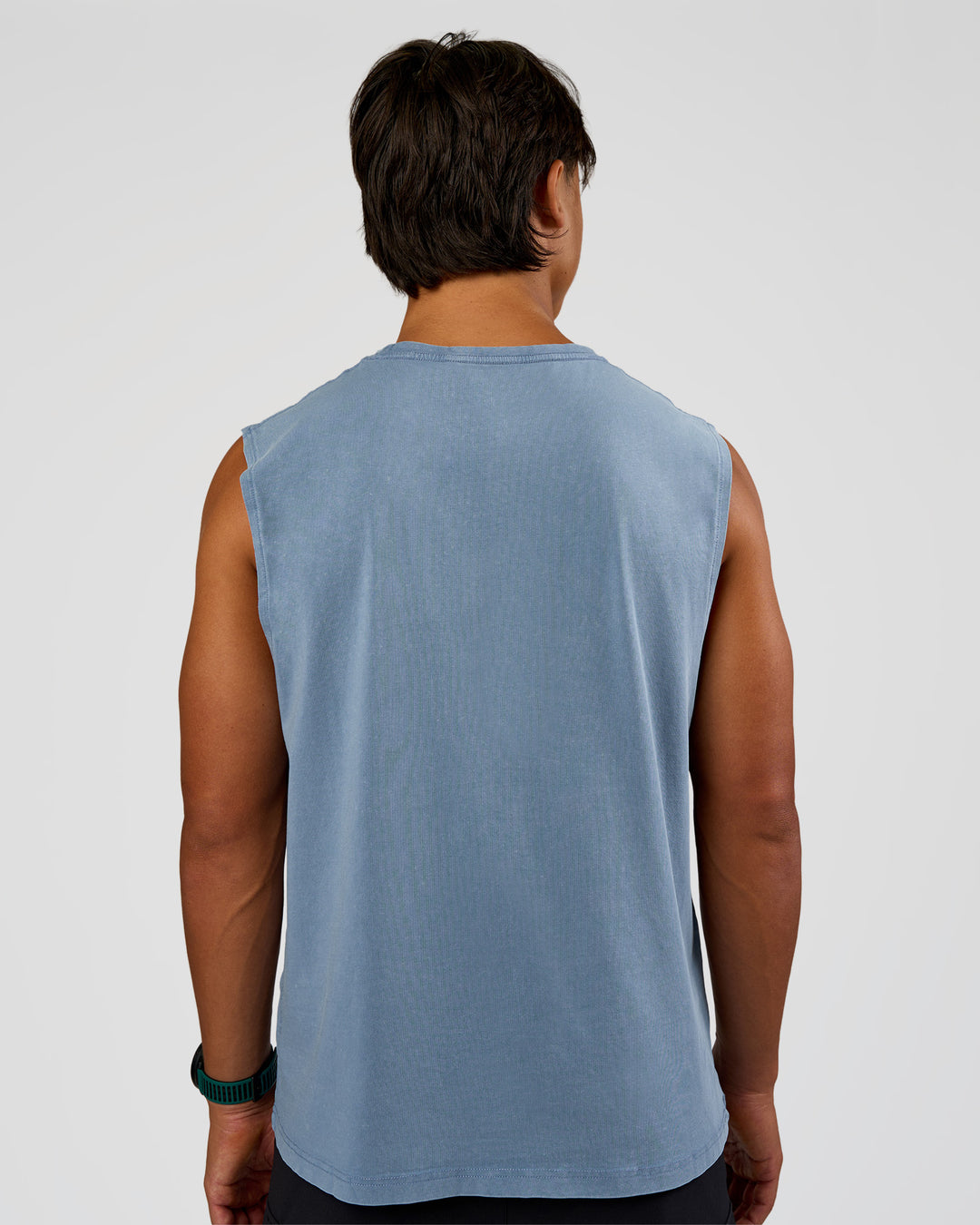 Man wearing Base FLXCotton Tank Regular Fit -8cm - Elemental Blue Washed | Model:George | Size:M - view 5