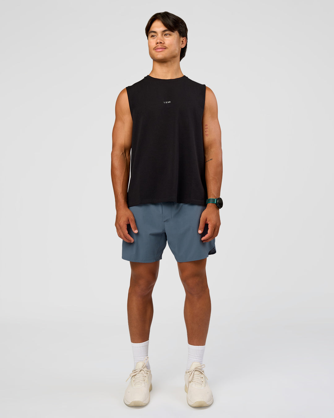 Man wearing Base Heavyweight FLXCotton Tank Regular Fit -8cm - Black | Model:George | Size:M - view 4
