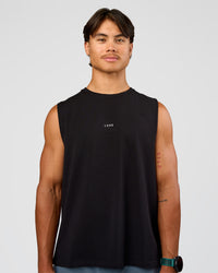 Man wearing Base Heavyweight FLXCotton Tank Regular Fit -8cm - Black | Model:George | Size:M | Thumbnail Index: 0