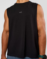Man wearing Base Heavyweight FLXCotton Tank Regular Fit -8cm - Black | Model:George | Size:M | Thumbnail Index: 4