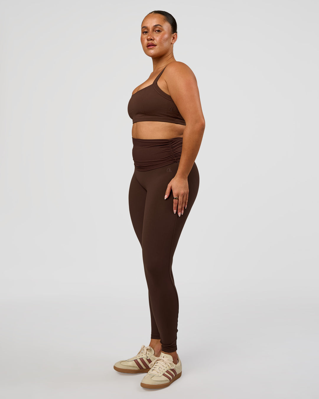 Woman wearing CF Fold Over High-Rise Full Length Legging - Hot Chocolate | Model:Simmy | Size:M - view 4