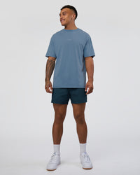 Man wearing Daily 5" Short - Night Sea | Model:Daarian | Size:M | Thumbnail Index: 4