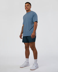 Man wearing Daily 5" Short - Night Sea | Model:Daarian | Size:M | Thumbnail Index: 2