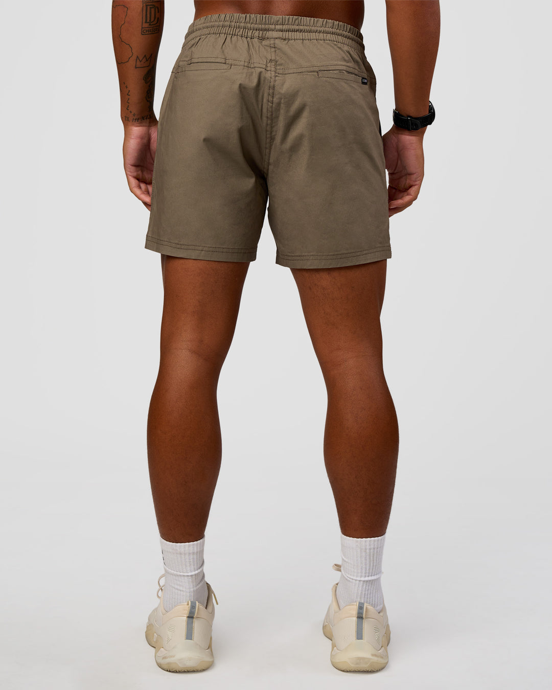 Man wearing Daily 5" Short - Walnut Grey | Model:Malebo | Size:M - view 4