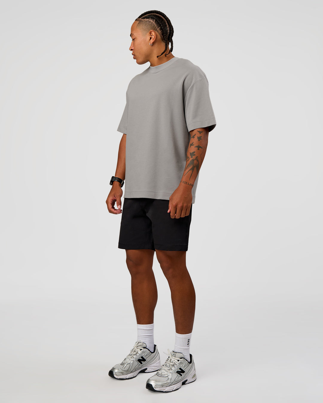 Man wearing Daily 7" Short 2.0 in Black | Model:Malebo | Size:M - view 5