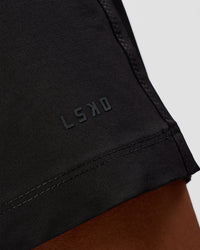 Man wearing Daily 7" Short 2.0 in  Black | Model:Malebo | Size:M | Thumbnail Index: 5