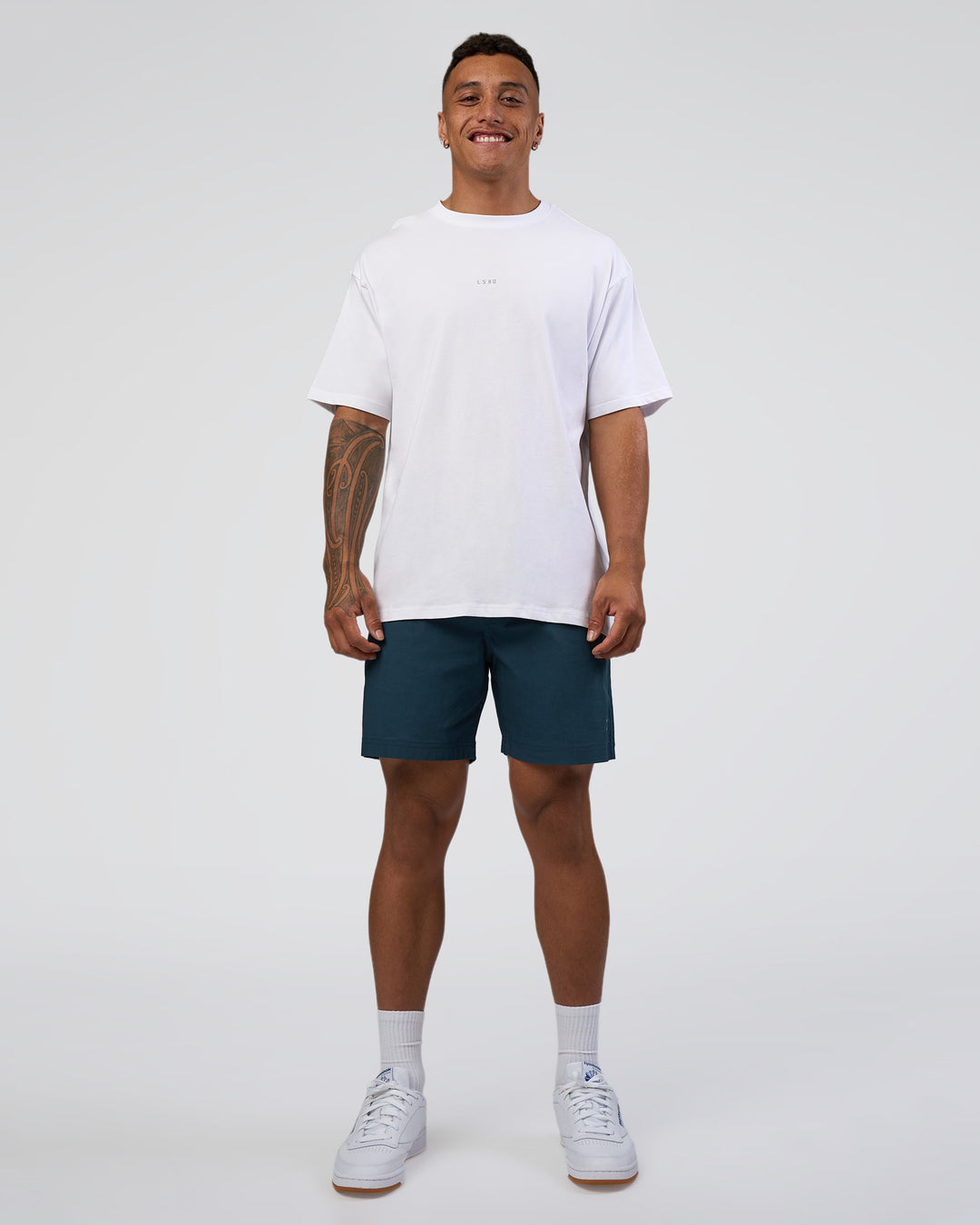 Man wearing Daily 7" Short - Night Sea | Model:Daarian | Size:M - view 3