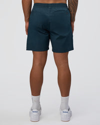 Man wearing Daily 7" Short - Night Sea | Model:Daarian | Size:M | Thumbnail Index: 3