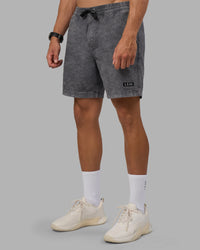 Man wearing Daily Short Pigment 7" - Pigment Dark Storm | Model:Nikola | Size:M | Thumbnail Index: 2