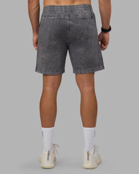 Man wearing Daily Short Pigment 7" - Pigment Dark Storm | Model:Nikola | Size:M | Thumbnail Index: 3