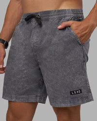 Man wearing Daily Short Pigment 7" - Pigment Dark Storm | Model:Nikola | Size:M | Thumbnail Index: 0
