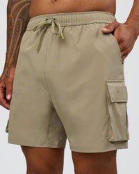 Man wearing Energy Stretch 6" Performance Cargo Short - Laurel Oak | Model:Daarian | Size:M | Thumbnail Index: 6