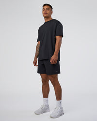 Man wearing Forever EffortlessTech Tee - Black | Model:Daarian | Size:M | Thumbnail Index: 3