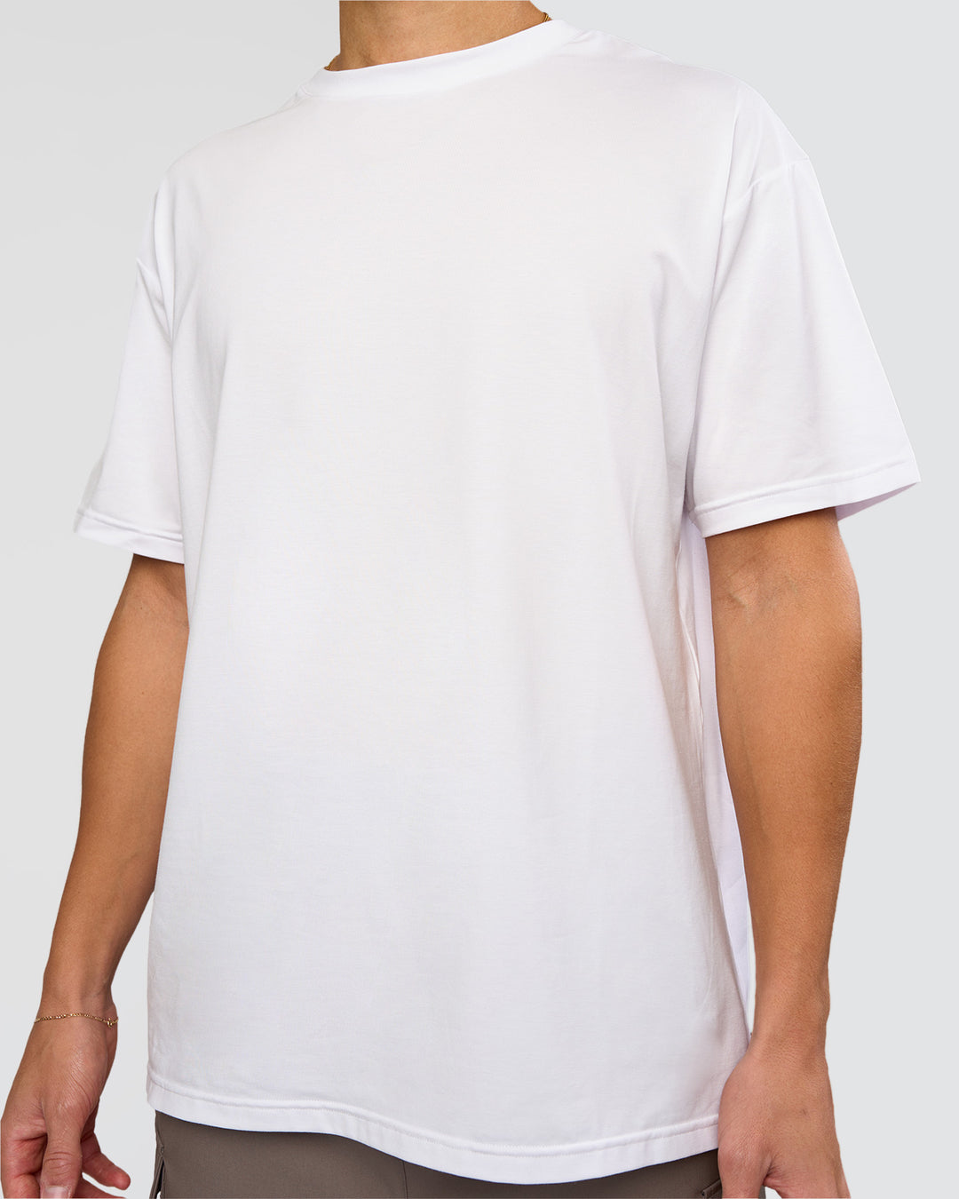 Man wearing Forever EffortlessTech Tee - White | Model:Leandro | Size:M - view 4