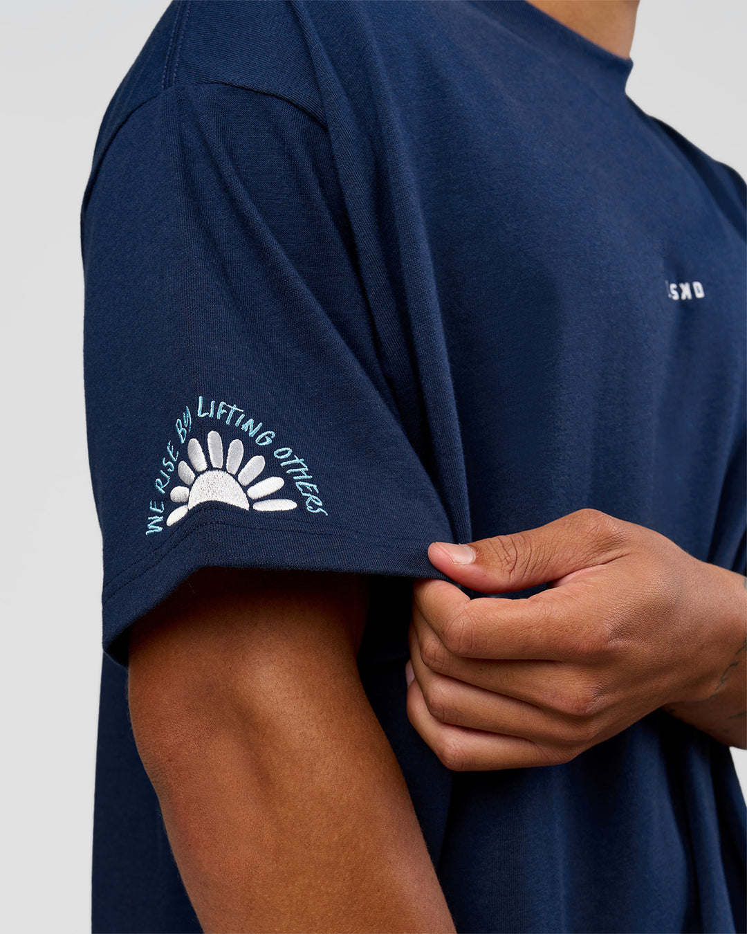 Man wearing GG Heavyweight Oversized Tee - Future Navy | Model:Malebo | Size:M - view 12