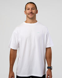 Man wearing High Run FLXCotton Oversized Tee - White-Jelly Mint | Model:Jaiden | Size:M | Thumbnail Index: 2