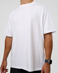 Man wearing High Run FLXCotton Oversized Tee - White-Jelly Mint | Model:Jaiden | Size:M | Thumbnail Index: 6