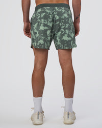 Man wearing Lift 6" Short - Washed Camo Carbon | Model:Konnor | Size:M | Thumbnail Index: 2