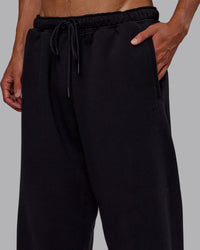 Man wearing MVP Straight Leg Pant - Black | Model:Jaxon | Size:M | Thumbnail Index: 2