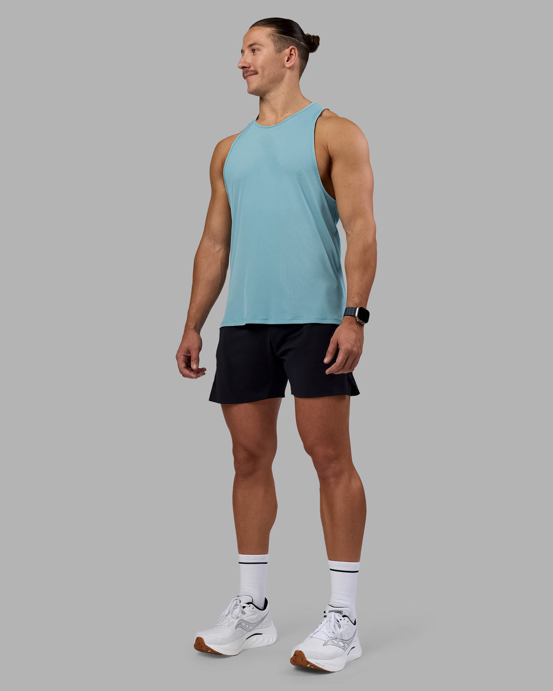 Man wearing Pace Running Tank - Retro Blue | Model:Jaiden | Size:M - view 2