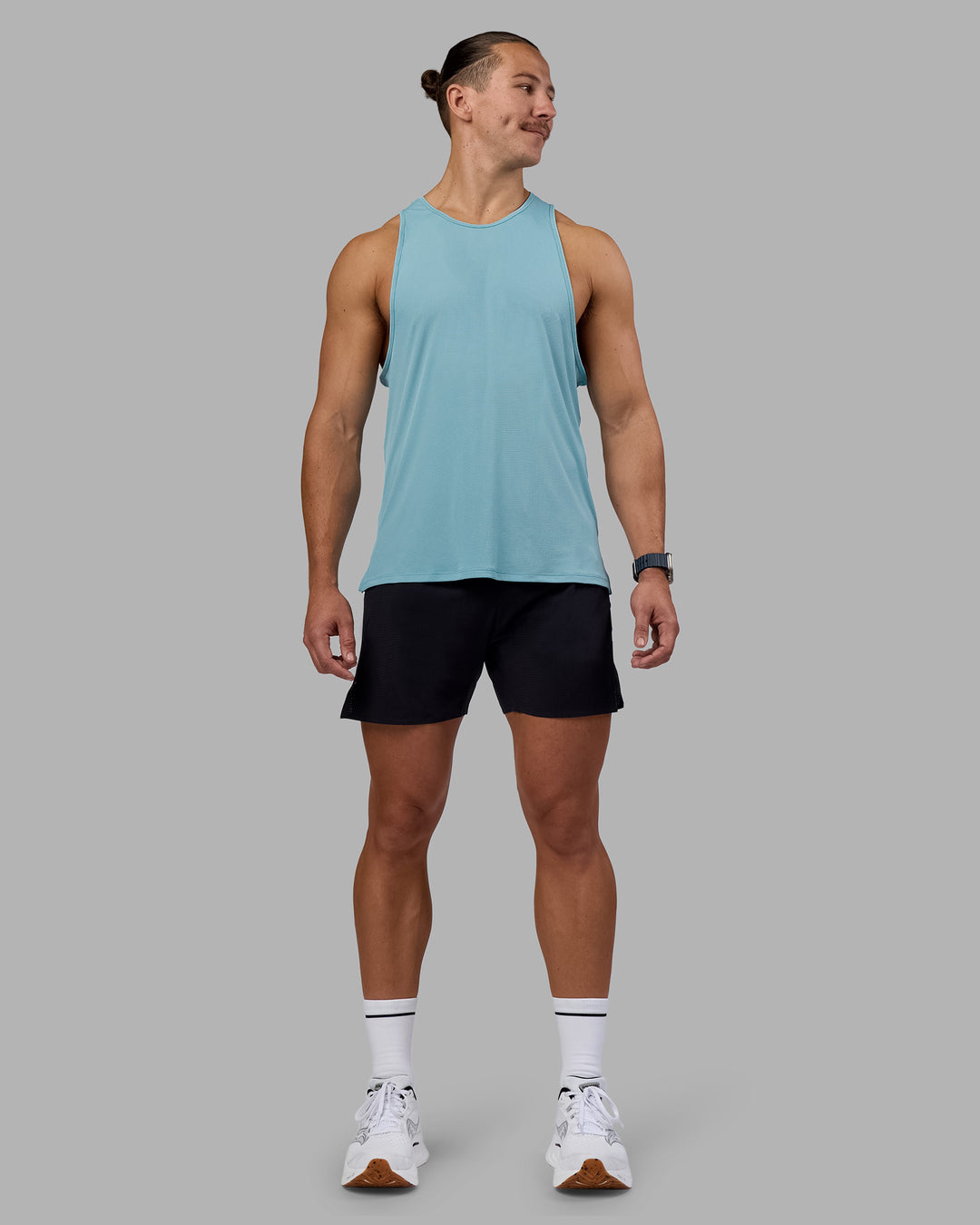Man wearing Pace Running Tank - Retro Blue | Model:Jaiden | Size:M - view 5
