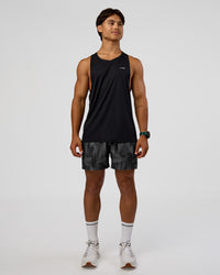 Man wearing Pace 5" Lined Running Short - Lunar Glow | Model:George | Size:M | Thumbnail Index: 4