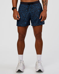 Man wearing Pace 5" Lined Running Short - Energy Print Palace Blue | Model:Malebo | Size:M | Thumbnail Index: 0