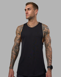 Man wearing Pace Running Tank - Black | Model:Tommy | Size:M | Thumbnail Index: 5