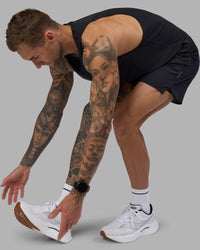 Man wearing Pace Running Tank - Black | Model:Tommy | Size:M | Thumbnail Index: 2