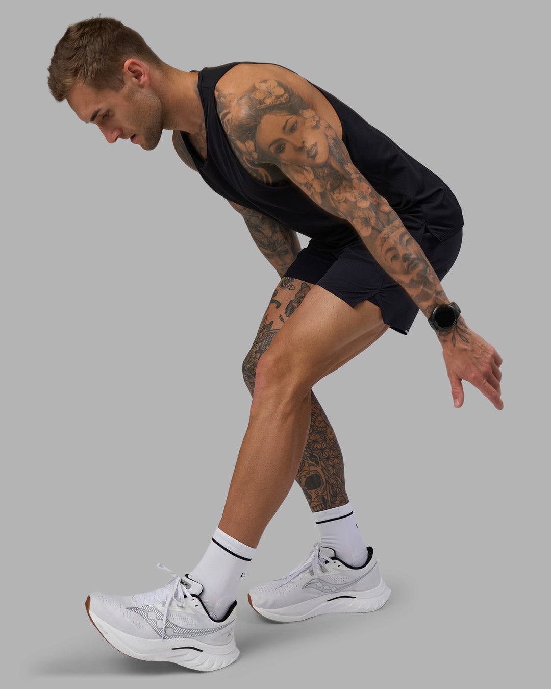 Man wearing Pace Running Tank - Black | Model:Tommy | Size:M - view 7