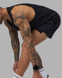 Man wearing Pace Running Tank - Black | Model:Tommy | Size:M | Thumbnail Index: 8