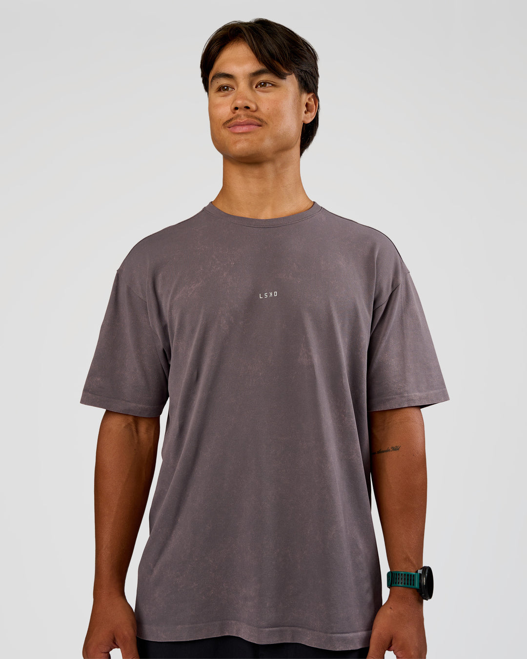 Man wearing Power Oversized Tee - Duskstone Washed | Model:George | Size:M - view 1