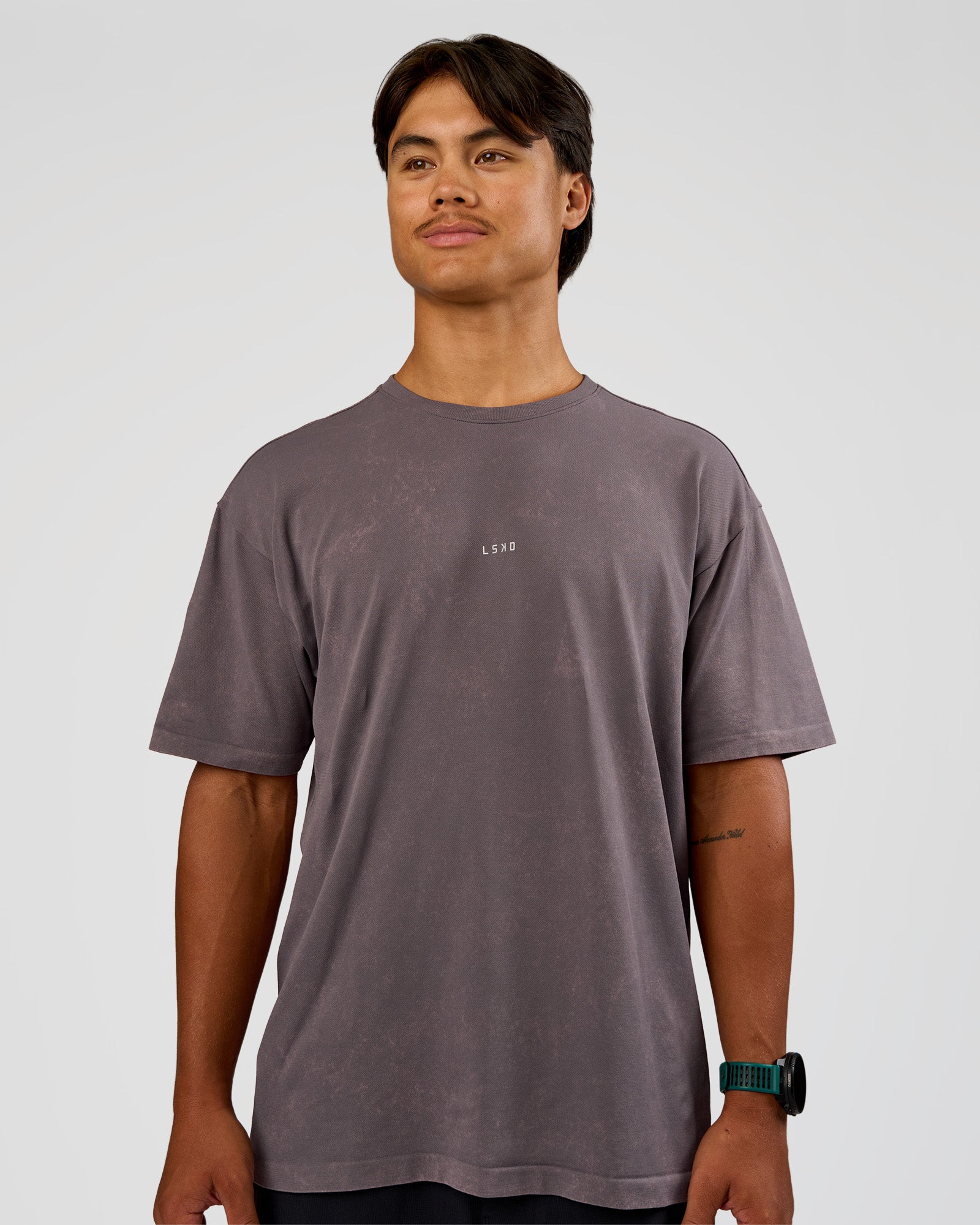 Man wearing Power Oversized Tee - Duskstone Washed | Model:George | Size:M