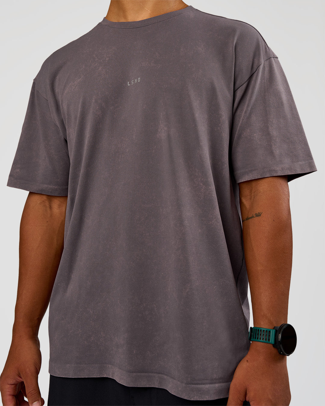 Man wearing Power Oversized Tee - Duskstone Washed | Model:George | Size:M - view 6