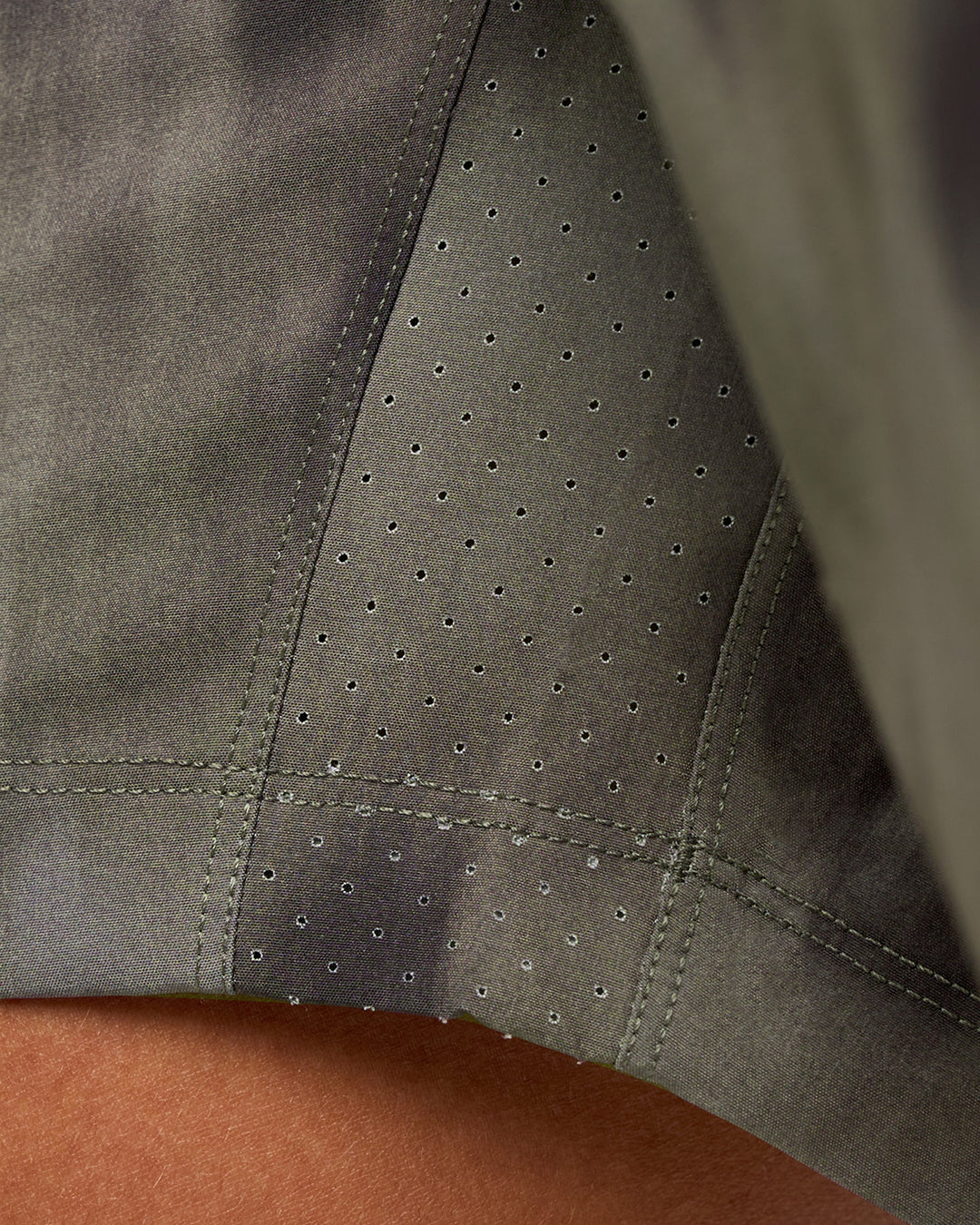 Man wearing Rep 7" Performance Short - Camo Washed Walnut Grey | Model:George | Size:M - view 6