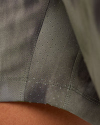 Man wearing Rep 7" Performance Short - Camo Washed Walnut Grey | Model:George | Size:M | Thumbnail Index: 5