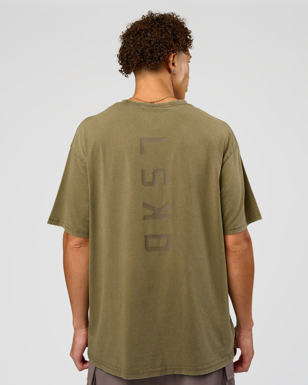 Man wearing Shadow Mode FLXCotton Oversized Tee - Walnut Grey Washed | Model:Leandro | Size:M - view 10