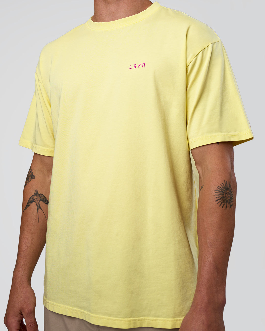 Man wearing Unfit Club FLXCotton Oversized Tee - Yellow Fizz Washed-Ultra Fuchsia | Model:Konnor | Size:M - view 8