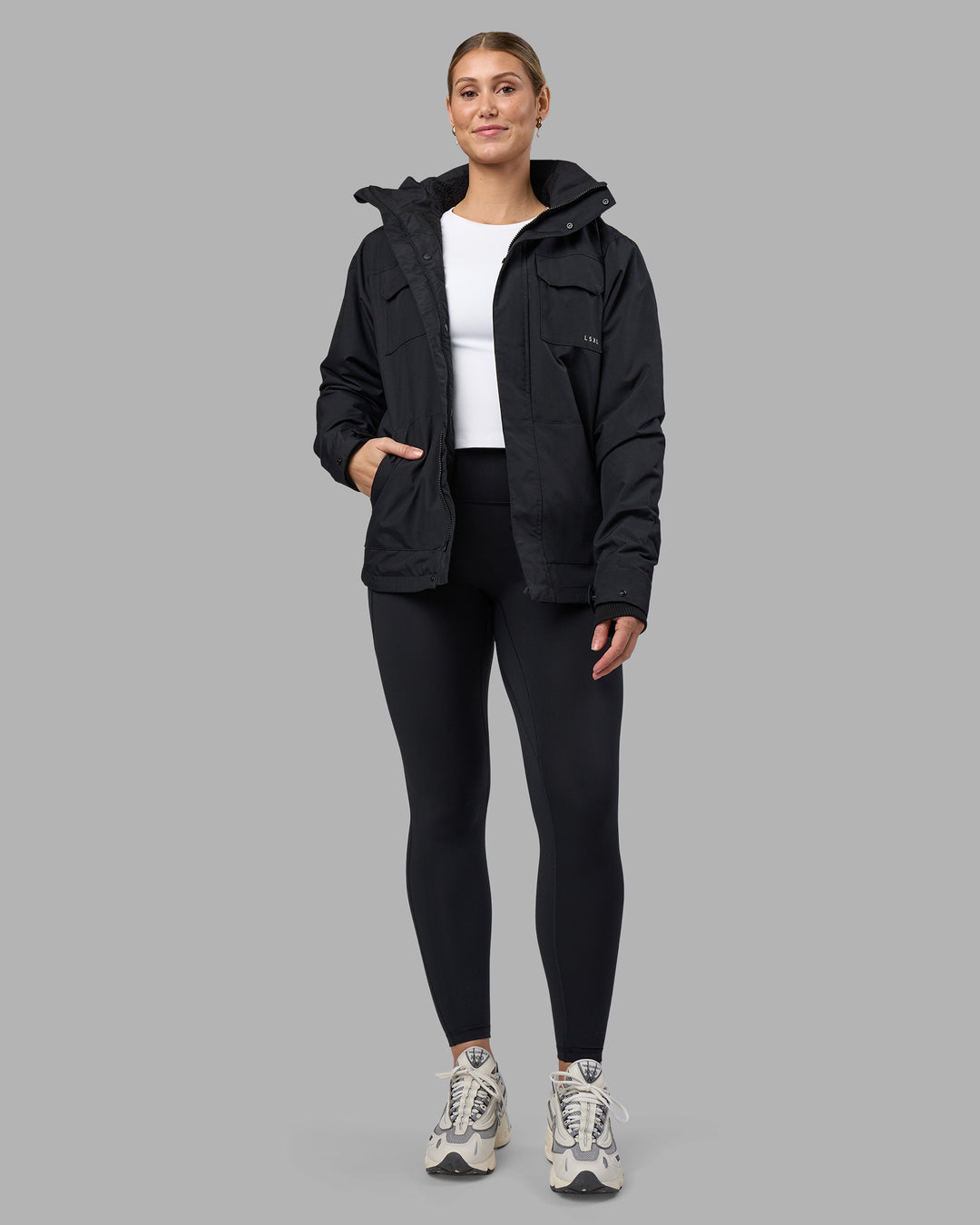 Woman wearing Marshall 2.0 Jacket - Black | Model:Amy | Size:M - view 27