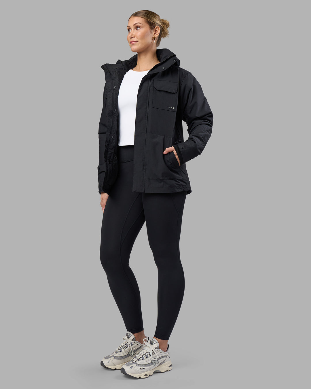 Woman wearing Marshall 2.0 Jacket - Black | Model:Amy | Size:M - view 4