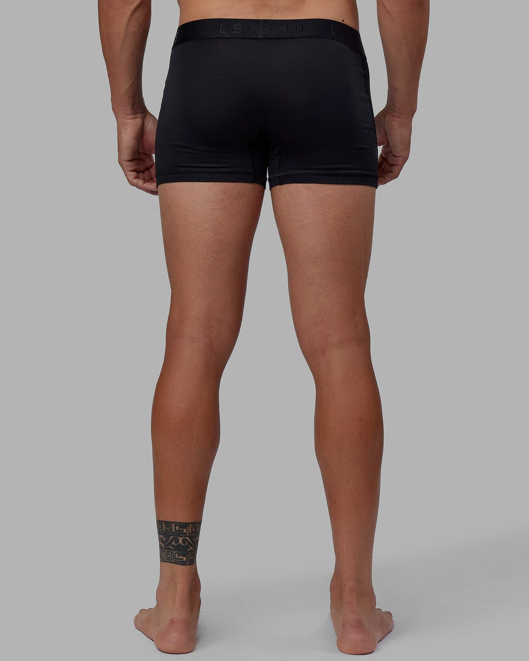 Man wearing daily trunks - black. - view 7