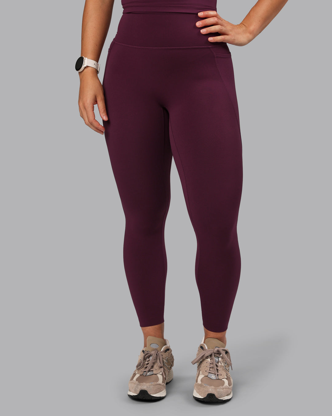 Woman wearing Elixir Ultra High-Rise 7/8 Legging Pockets - Cherry Lacquer | Model:Lyss | Size:S - view 10