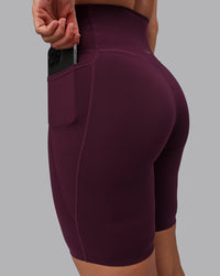 Woman wearing Elixir Ultra High-Rise 9" Short Pockets - Cherry Lacquer | Model:Lyss | Size:S | Thumbnail Index: 5