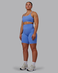 Woman wearing Elixir Ultra High-Rise 9" Short Pockets - Ultramarine | Model:Bronty | Size:M | Thumbnail Index: 5